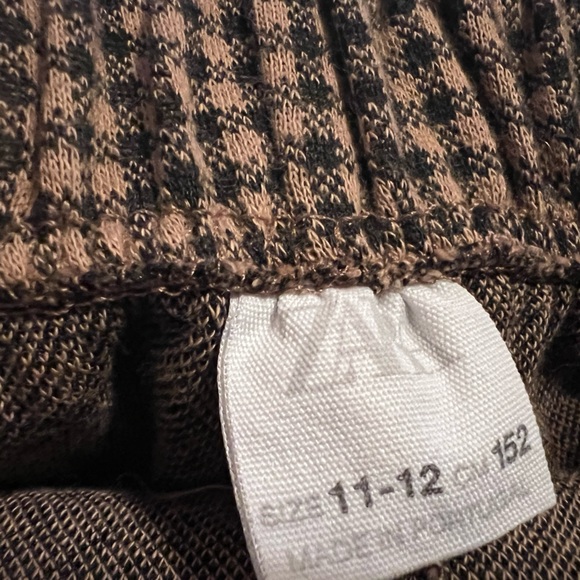 Zara skirt. Barely used it for my daughter. Excellent condition. - Picture 2 of 3